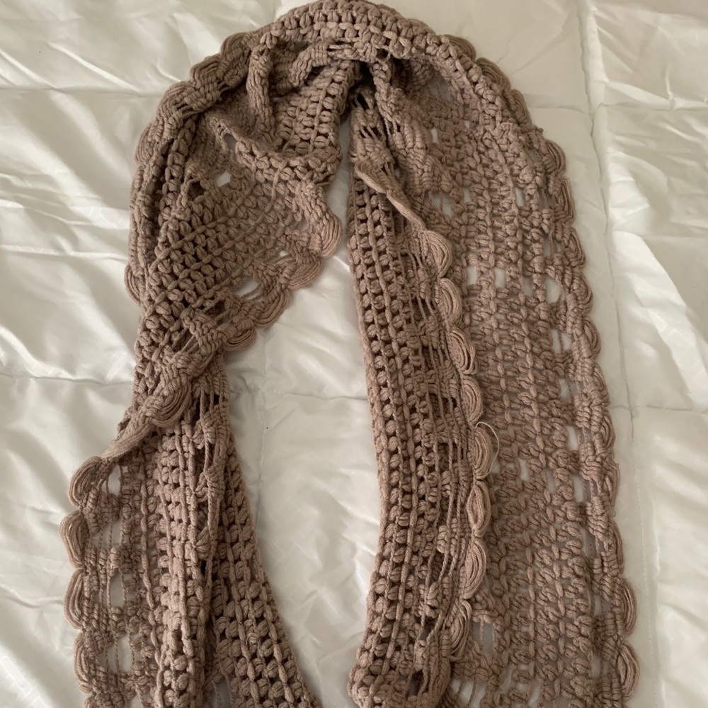 Mauve knitted infinite scarf